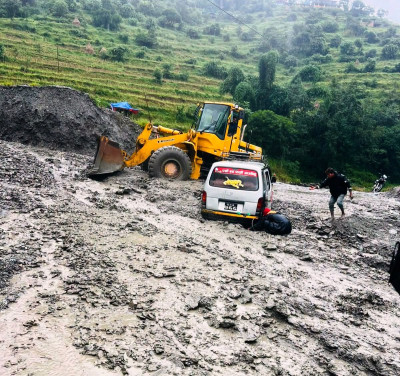  बागलुङका दुई मुख्य राजमार्ग अवरुद्ध 